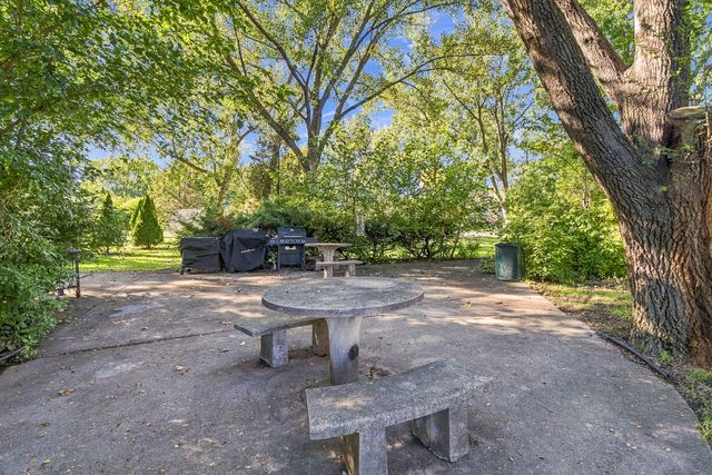 704 Dempster Street E207, Mount Prospect, IL 60056