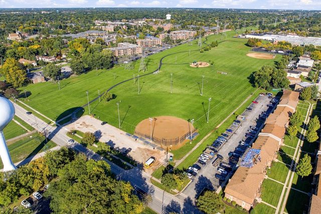704 Dempster Street E207, Mount Prospect, IL 60056