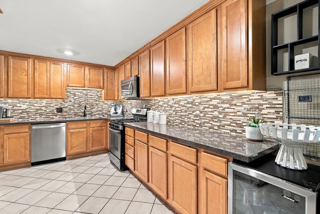 704 Dempster Street E207, Mount Prospect, IL 60056