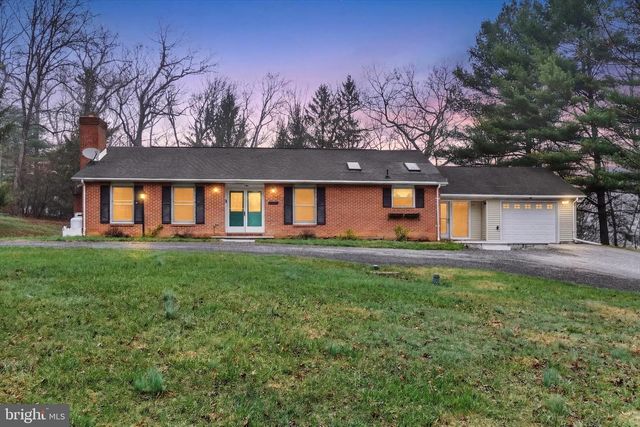3870 AUTUMN LN, Stewartstown, PA 17363