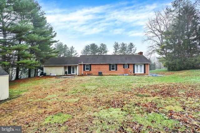 3870 AUTUMN LN, Stewartstown, PA 17363