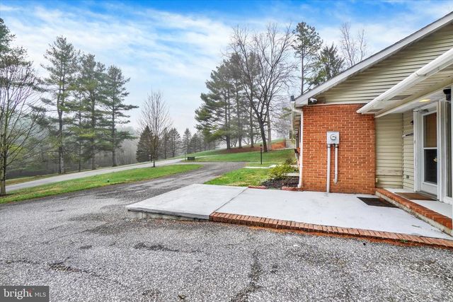 3870 AUTUMN LN, Stewartstown, PA 17363