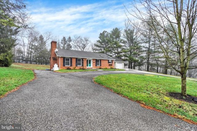 3870 AUTUMN LN, Stewartstown, PA 17363