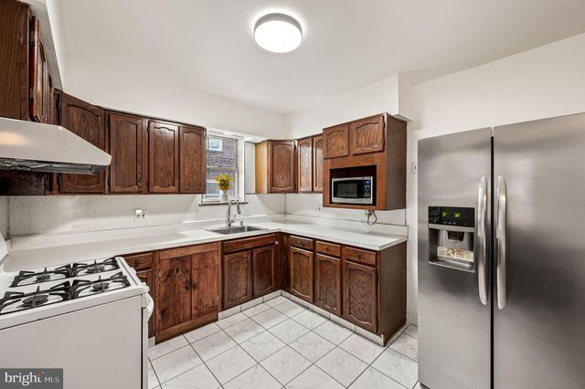 360 HUNTLEY RD, Upper Darby, PA 19082