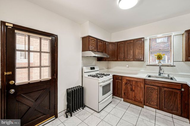 360 HUNTLEY RD, Upper Darby, PA 19082