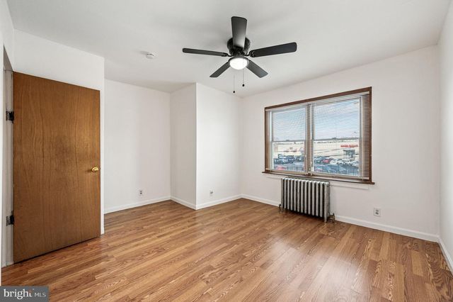 360 HUNTLEY RD, Upper Darby, PA 19082