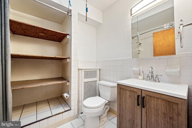 360 HUNTLEY RD, Upper Darby, PA 19082