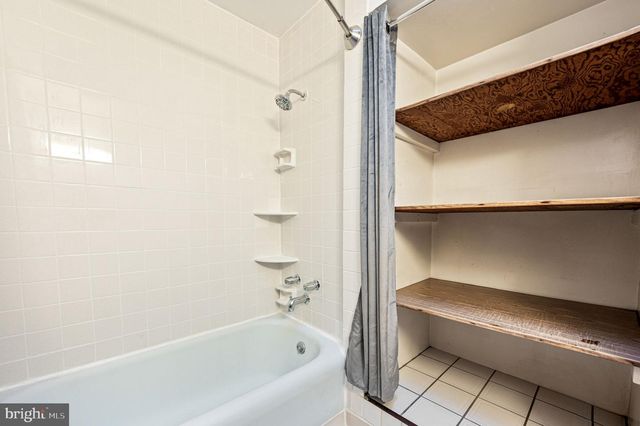 360 HUNTLEY RD, Upper Darby, PA 19082