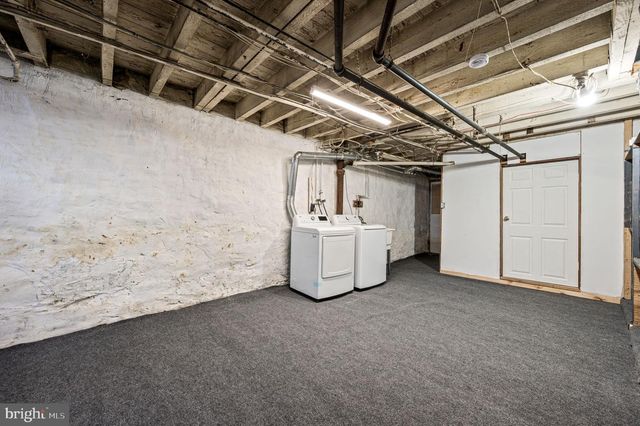 360 HUNTLEY RD, Upper Darby, PA 19082