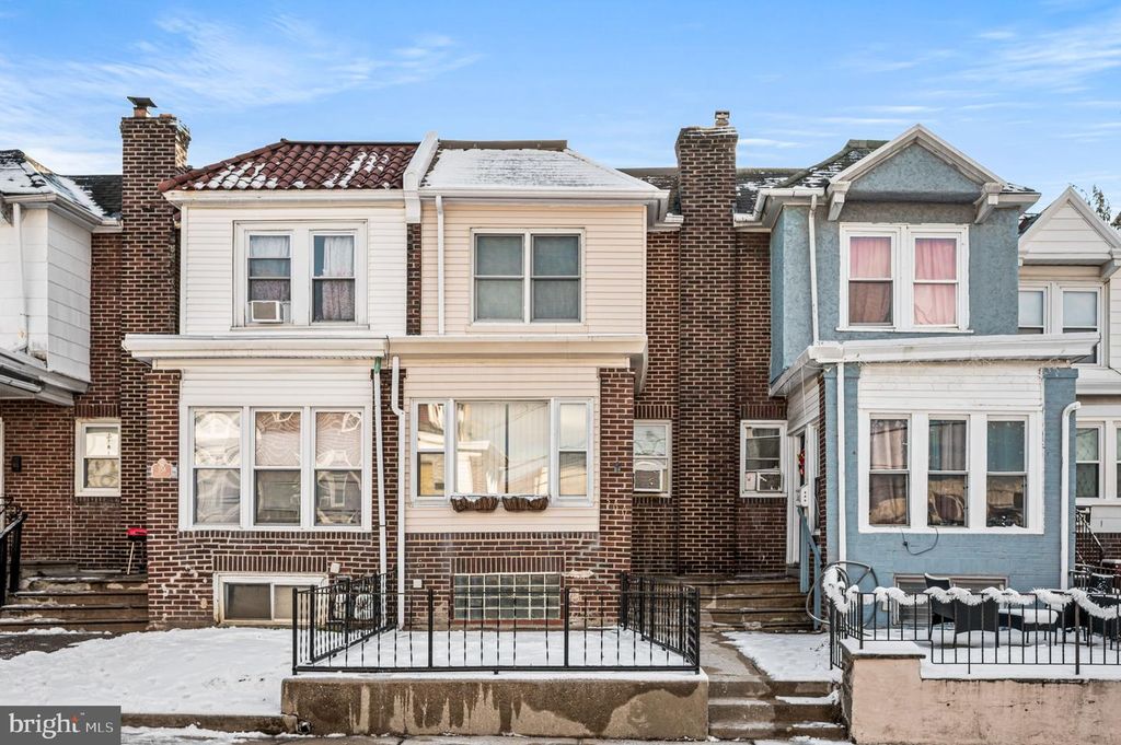 360 HUNTLEY RD, Upper Darby, PA 19082