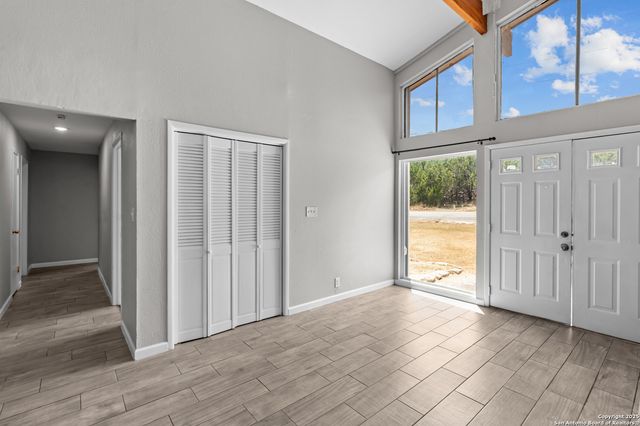 3019 Lakeview Dr, Canyon Lake, TX 78133