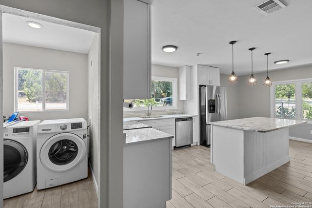 3019 Lakeview Dr, Canyon Lake, TX 78133