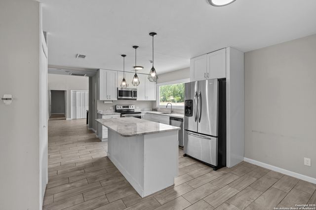 3019 Lakeview Dr, Canyon Lake, TX 78133