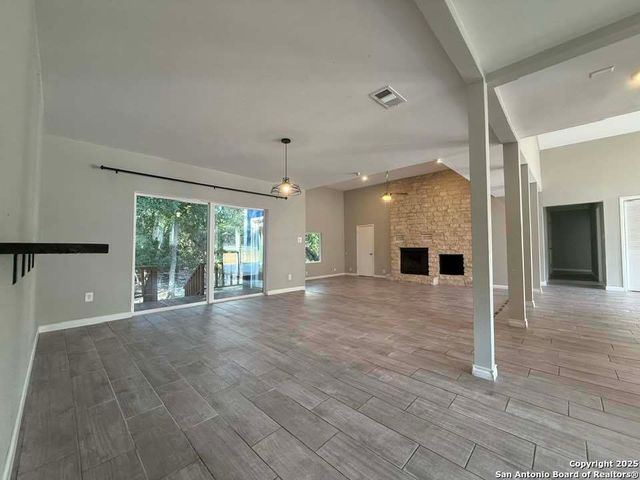 3019 Lakeview Dr, Canyon Lake, TX 78133