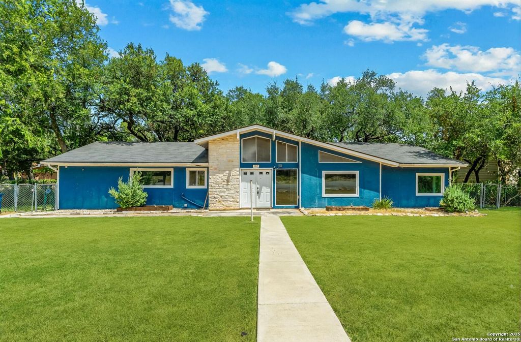 3019 Lakeview Dr, Canyon Lake, TX 78133