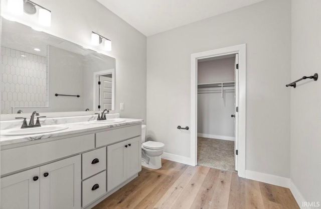 1572 Hager Way, Fort Wayne, IN 46818