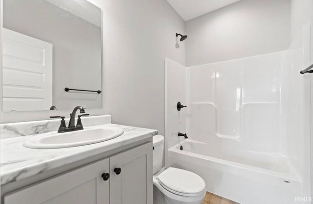 1572 Hager Way, Fort Wayne, IN 46818