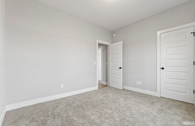 1572 Hager Way, Fort Wayne, IN 46818