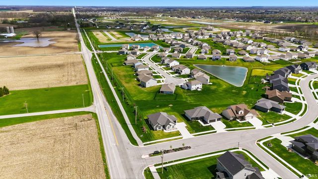 1572 Hager Way, Fort Wayne, IN 46818