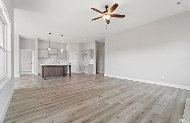 1572 Hager Way, Fort Wayne, IN 46818