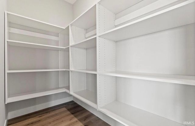 1572 Hager Way, Fort Wayne, IN 46818