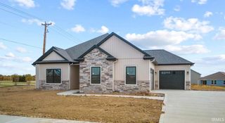 1572 Hager Way, Fort Wayne, IN 46818