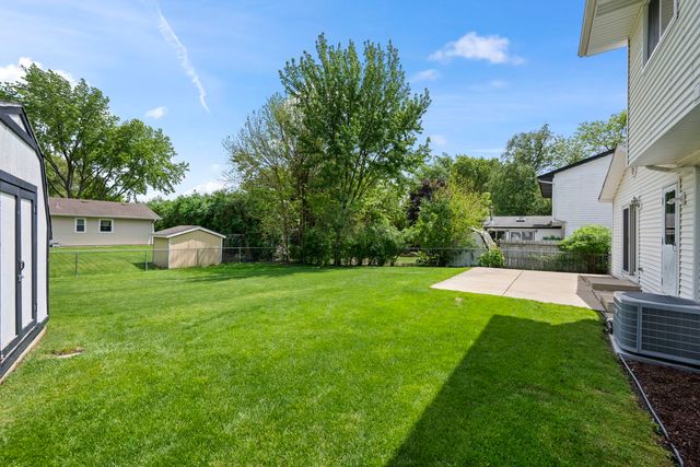 4095 Victoria Drive, Hoffman Estates, IL 60192