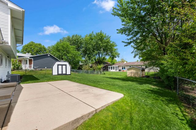 4095 Victoria Drive, Hoffman Estates, IL 60192