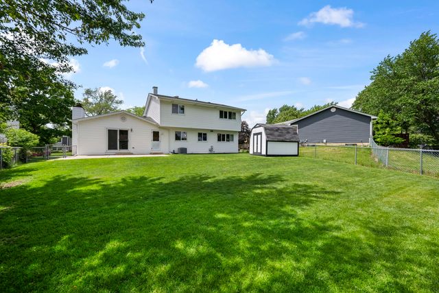 4095 Victoria Drive, Hoffman Estates, IL 60192