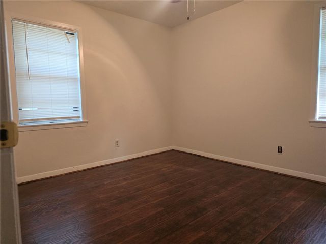 10522 Royal Oaks Drive, Houston, TX 77016