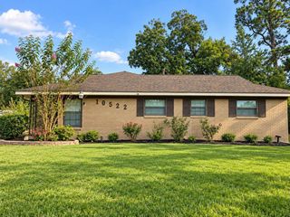 10522 Royal Oaks Drive, Houston, TX 77016