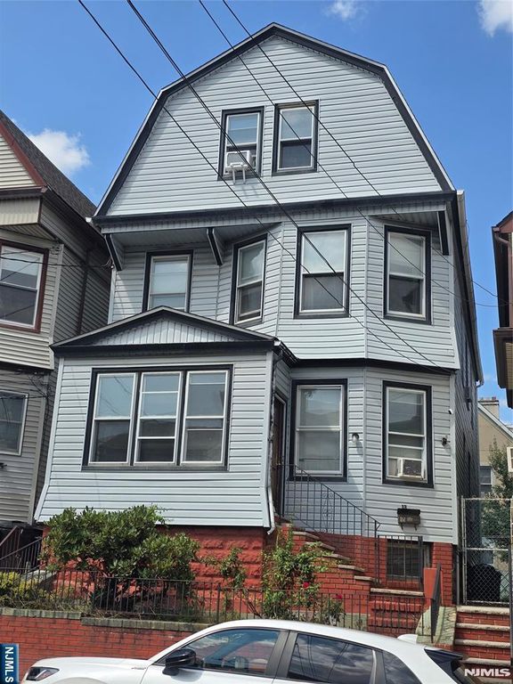 13 Tappan Street, Kearny, NJ 07032