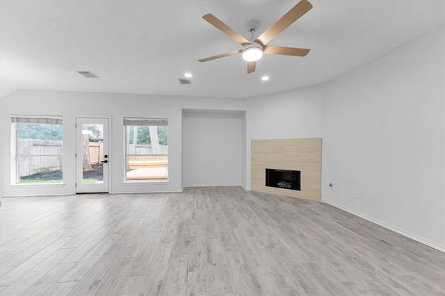 87 S Wynnoak Circle, The Woodlands, TX 77382