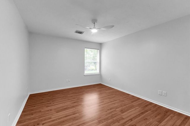 87 S Wynnoak Circle, The Woodlands, TX 77382