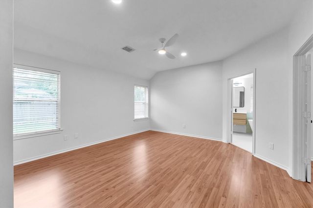 87 S Wynnoak Circle, The Woodlands, TX 77382