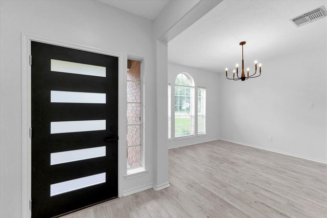 87 S Wynnoak Circle, The Woodlands, TX 77382