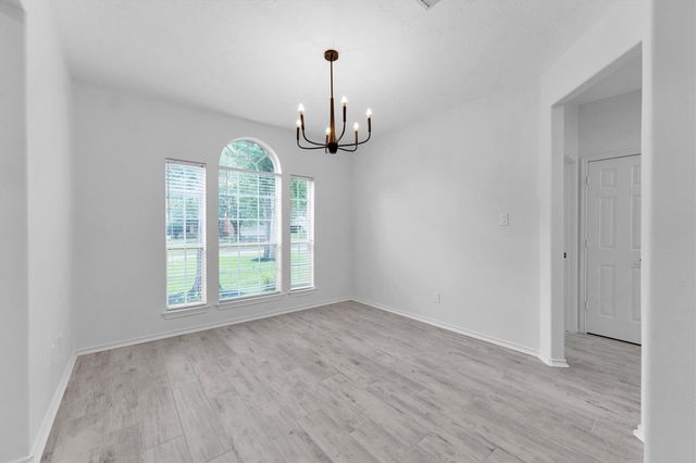87 S Wynnoak Circle, The Woodlands, TX 77382