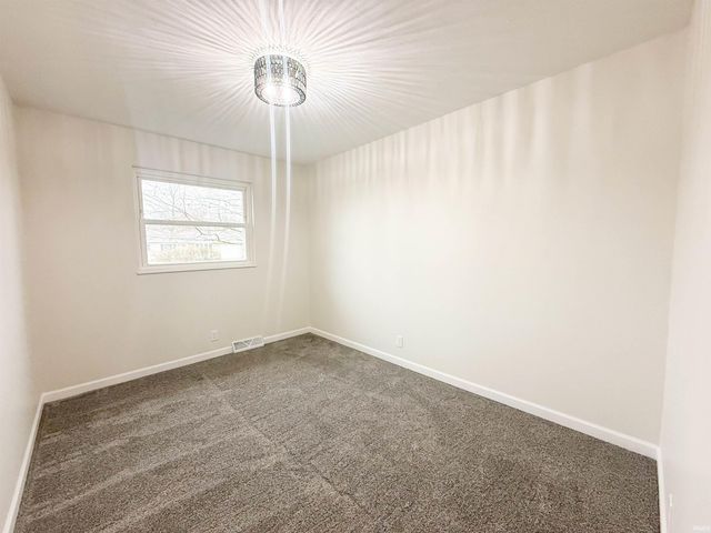 876 Hiawatha Drive, Elkhart, IN 46517