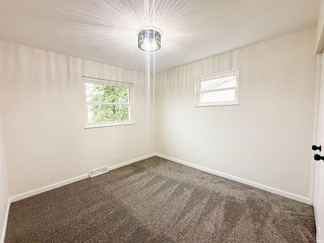 876 Hiawatha Drive, Elkhart, IN 46517