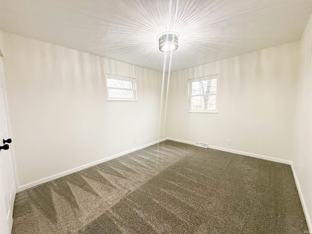 876 Hiawatha Drive, Elkhart, IN 46517