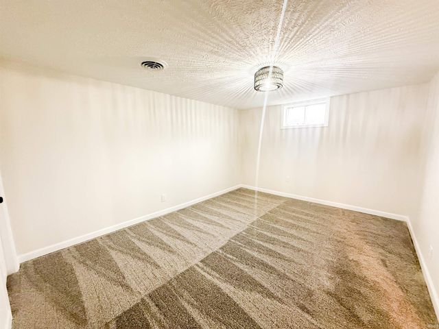 876 Hiawatha Drive, Elkhart, IN 46517