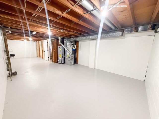 876 Hiawatha Drive, Elkhart, IN 46517