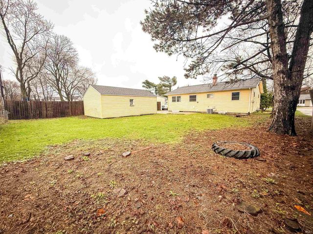 876 Hiawatha Drive, Elkhart, IN 46517