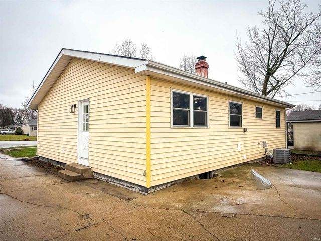 876 Hiawatha Drive, Elkhart, IN 46517