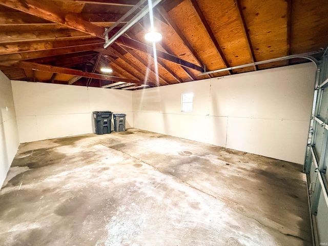 876 Hiawatha Drive, Elkhart, IN 46517