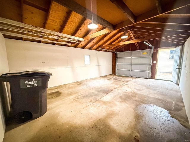 876 Hiawatha Drive, Elkhart, IN 46517