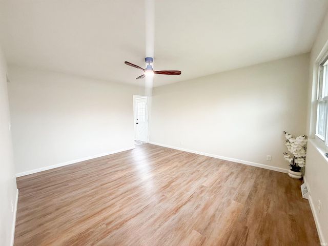 876 Hiawatha Drive, Elkhart, IN 46517