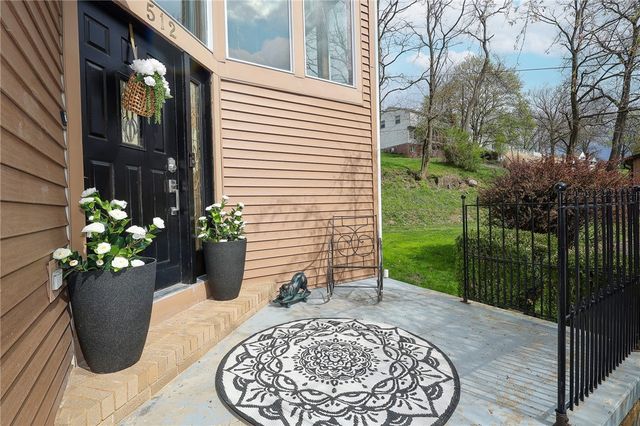 512 Argonne Blvd, Ellwood City, PA 16117