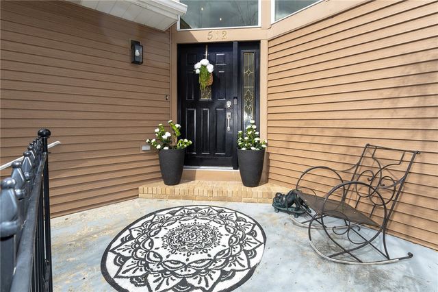 512 Argonne Blvd, Ellwood City, PA 16117