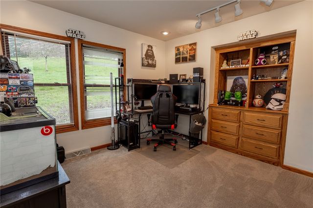 512 Argonne Blvd, Ellwood City, PA 16117